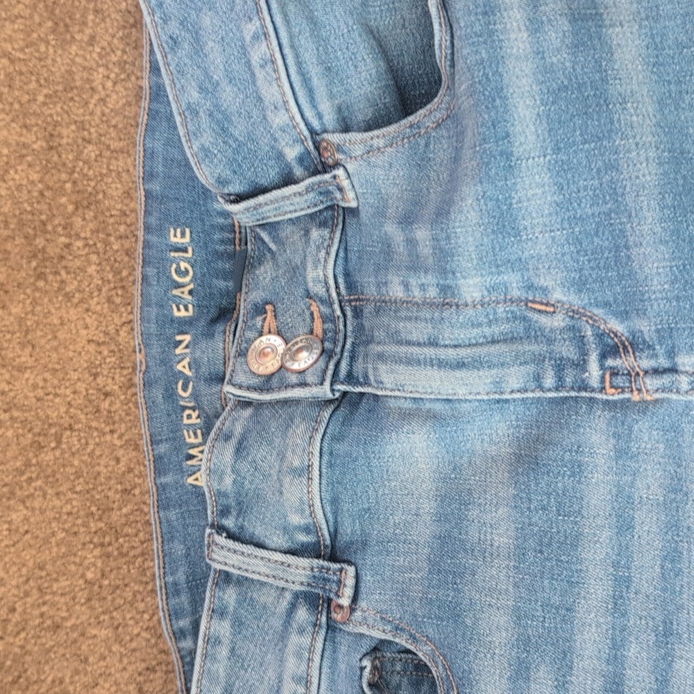 BNWOT.  AE Next Level Low-Rise Artist. Light Blue Ankle Jeans. 10 Short "10P" - Picture 6 of 10